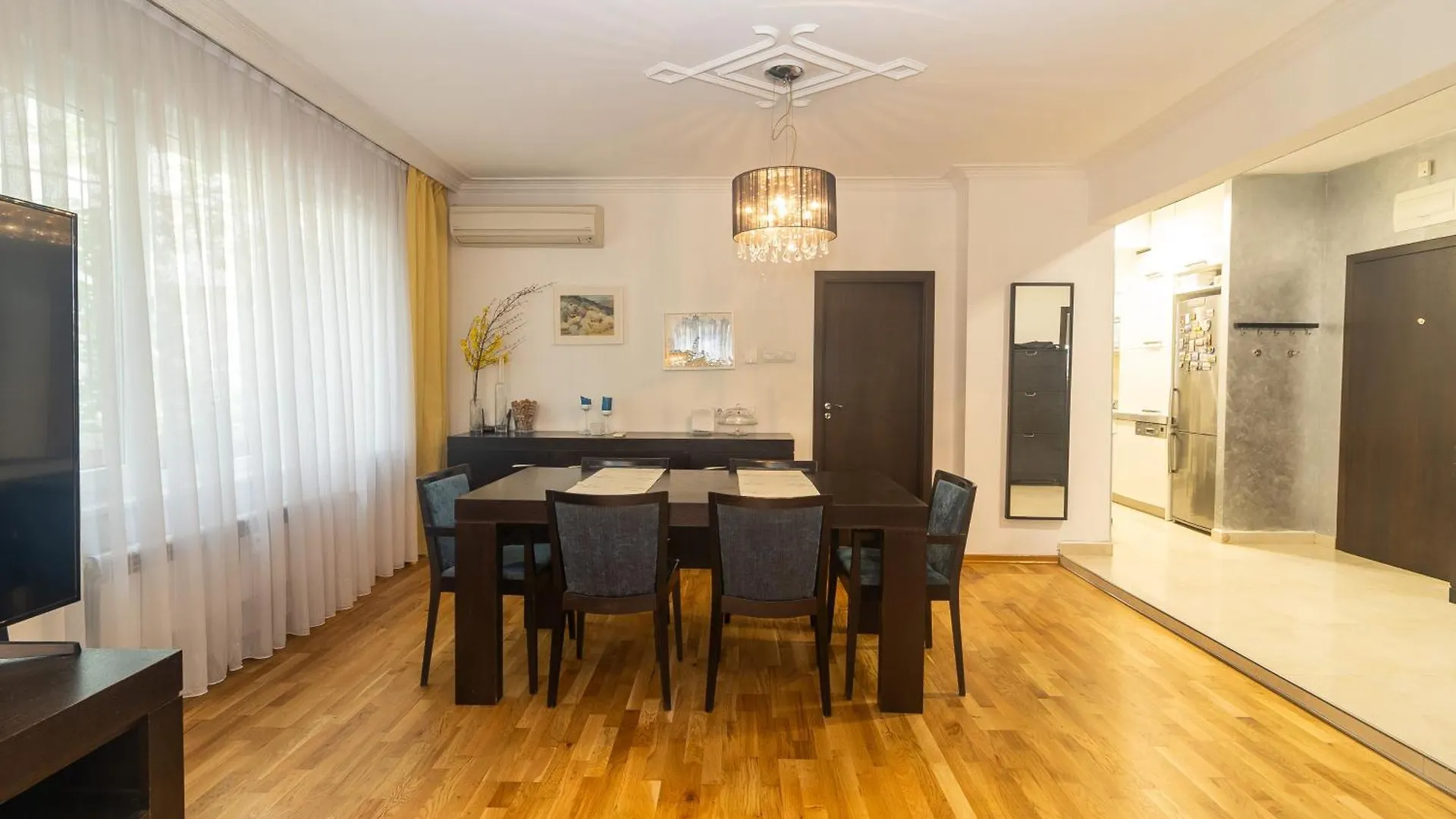 Elegant & Spacious Apartment Near Ndk Sofia 0*,
